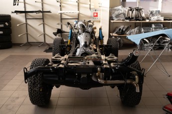 3-019-Custom-Mercedes-GWagon-White(031)-077676