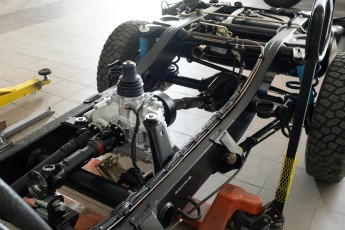 3-033-Convertible-Mercedes-250GD-DiamondWhite-085419