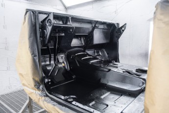 3-040-Convertible-Mercedes-250GD-DiamondWhite-085419