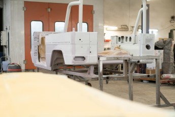 3-041-Convertible-Mercedes-250GD-DiamondWhite-085419