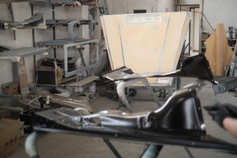 3-044-Convertible-Mercedes-250GD-DiamondWhite-085419