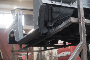 3-046-Convertible-Mercedes-250GD-DiamondWhite-085419