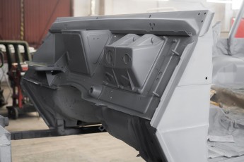 3-048-Convertible-Mercedes-250GD-DiamondWhite-085419