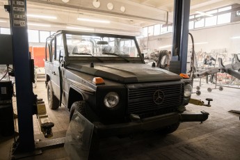 3-049-Custom-Mercedes-GWagon-White(031)-077676