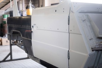 3-051-Convertible-Mercedes-250GD-DiamondWhite-085419