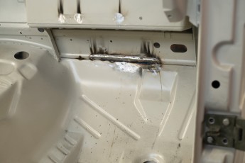 3-055-Convertible-Mercedes-250GD-DiamondWhite-085419