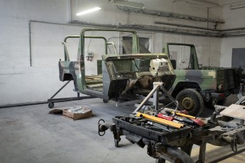 3-053-Custom-Mercedes-GWagon-VesuvioGrey-070041