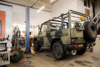 3-056-Custom-Mercedes-GWagon-VesuvioGrey-070041