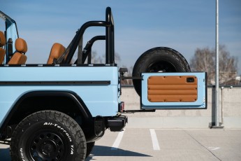 2B-050-Vintage-Mercedes-GWagon-GulfBlue-078148
