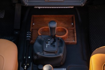 2B-068-Vintage-Mercedes-GWagon-GulfBlue-078148