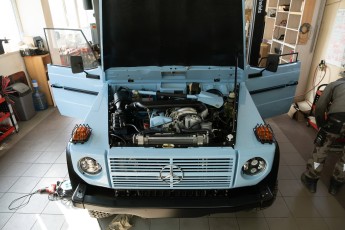 3-009-Vintage-Mercedes-GWagon-GulfBlue-078148