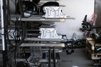 3-032-Vintage-Mercedes-GWagon-GulfBlue-078148