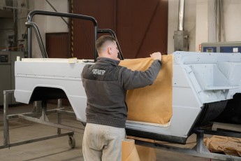 3-040-Vintage-Mercedes-GWagon-GulfBlue-078148