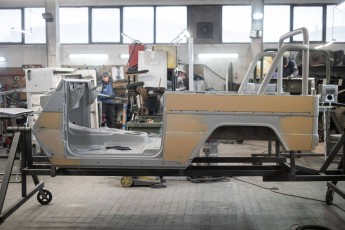 3-047-Vintage-Mercedes-GWagon-GulfBlue-078148