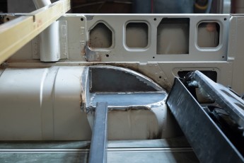 3-052-Vintage-Mercedes-GWagon-GulfBlue-078148