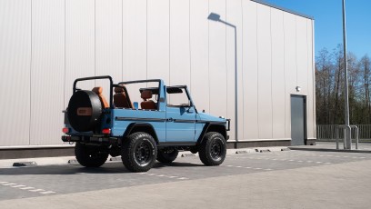 1-003-Convertible-Mercedes-250GD-ChinaBlue-067270