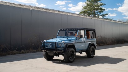 1-004-Convertible-Mercedes-250GD-ChinaBlue-067270