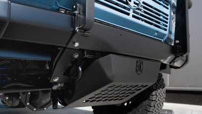 1-007-Convertible-Mercedes-250GD-ChinaBlue-067270