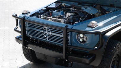 1-008-Convertible-Mercedes-250GD-ChinaBlue-067270