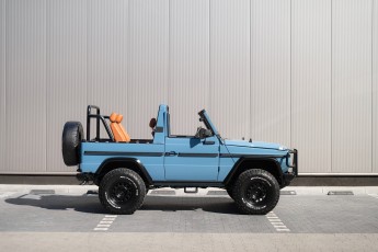 2B-001-Convertible-Mercedes-250GD-ChinaBlue-067270