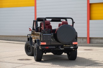 2B-011-Custom-Mercedes-GWagon-ObsidianBlack-068611