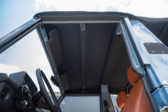 2B-015-Convertible-Mercedes-250GD-ChinaBlue-067270