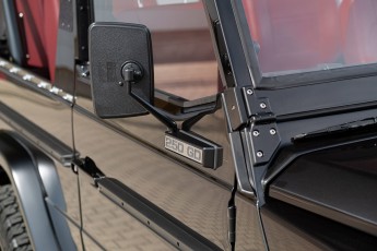 2B-023-Custom-Mercedes-GWagon-ObsidianBlack-068611