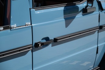 2B-039-Convertible-Mercedes-250GD-ChinaBlue-067270