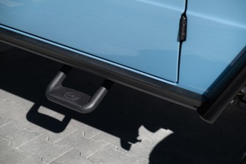 2B-046-Convertible-Mercedes-250GD-ChinaBlue-067270