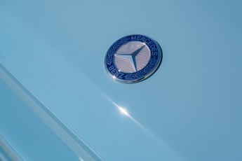 2B-049-Convertible-Mercedes-250GD-ChinaBlue-067270