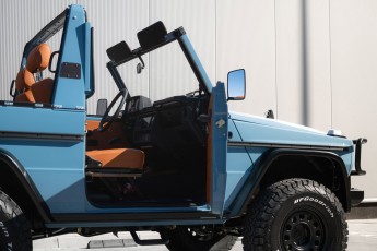 2B-051-Convertible-Mercedes-250GD-ChinaBlue-067270