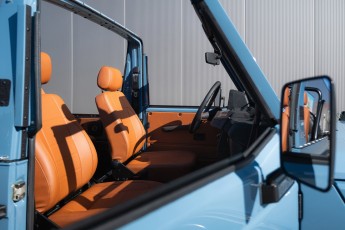 2B-053-Convertible-Mercedes-250GD-ChinaBlue-067270