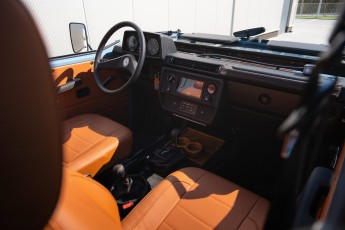 2B-054-Convertible-Mercedes-250GD-ChinaBlue-067270