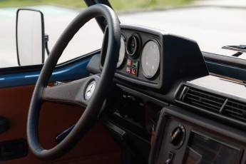 2B-056-Convertible-Mercedes-250GD-ChinaBlue-067270