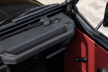 2B-058-Custom-Mercedes-GWagon-ObsidianBlack-068611