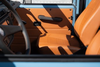 2B-063-Convertible-Mercedes-250GD-ChinaBlue-067270