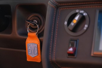 2B-067-Convertible-Mercedes-250GD-ChinaBlue-067270