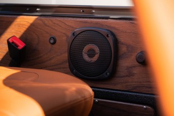 2B-070-Convertible-Mercedes-250GD-ChinaBlue-067270