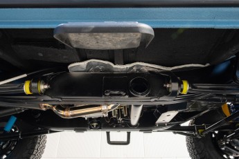 2B-090-Convertible-Mercedes-250GD-ChinaBlue-067270