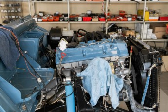 3-017-Convertible-Mercedes-250GD-ChinaBlue-067270