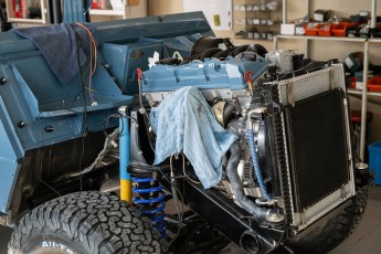 3-018-Convertible-Mercedes-250GD-ChinaBlue-067270