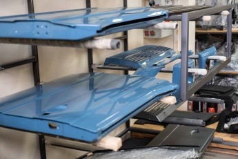 3-023-Convertible-Mercedes-250GD-ChinaBlue-067270