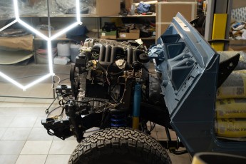 3-029-Convertible-Mercedes-250GD-ChinaBlue-067270