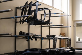 3-035-Convertible-Mercedes-250GD-ChinaBlue-067270