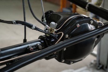 3-044-Convertible-Mercedes-250GD-ChinaBlue-067270