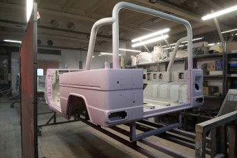 3-052-Convertible-Mercedes-250GD-ChinaBlue-067270