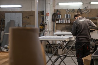 3-053-Convertible-Mercedes-250GD-ChinaBlue-067270