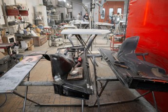 3-054-Convertible-Mercedes-250GD-ChinaBlue-067270