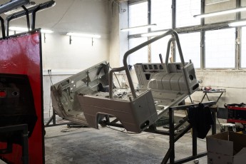 3-059-Convertible-Mercedes-250GD-ChinaBlue-067270