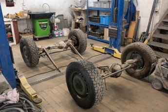 3-061-Convertible-Mercedes-250GD-ChinaBlue-067270